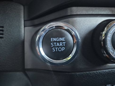 Used 2021 Toyota Tacoma TRD Off-Road w/ TRD Premium Off Road Package AWD/4WD image 16