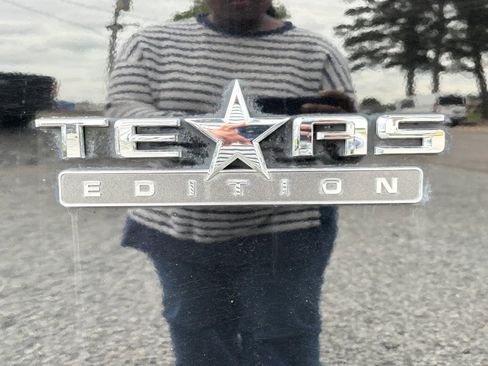 Used 2020 Chevrolet Silverado 2500 LT w/ Texas Edition AWD/4WD image 3