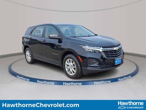 Used 2023 Chevrolet Equinox LS AWD/4WD image 1