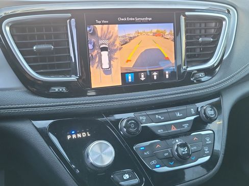 Used 2019 Chrysler Pacifica Limited w/ Advanced Safetytec Group image 17