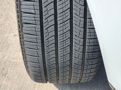 Used 2025 Land Rover Range Rover SE image 14