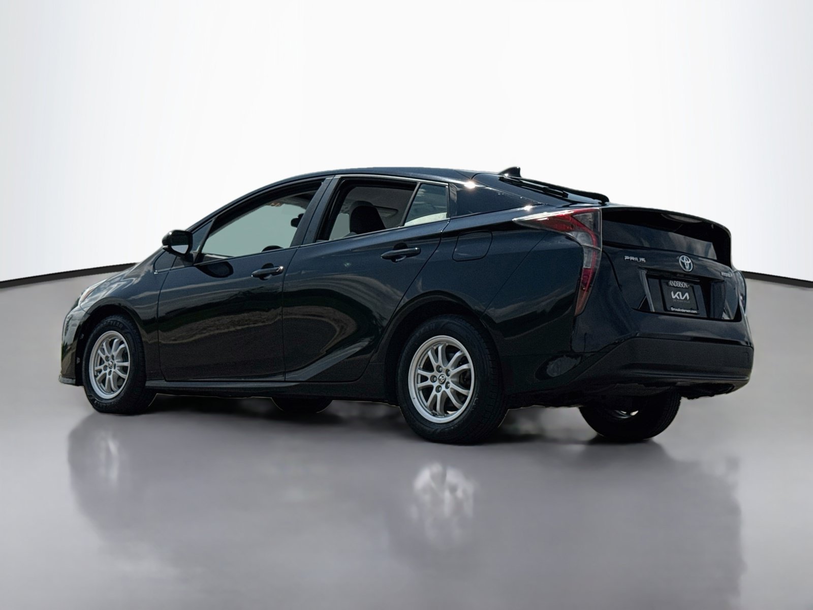 Used 2016 Toyota Prius Two FWD image 5