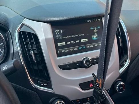Used 2016 Chevrolet Cruze LS FWD image 12