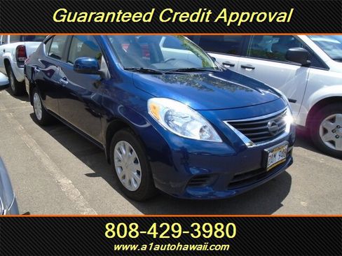 Used 2012 Nissan Versa SV image 2