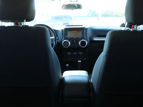 Used 2012 Jeep Wrangler Sahara w/ Dual Top Group image 20