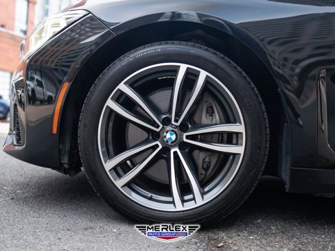 Used 2020 BMW 750i xDrive w/ M Sport Package image 9