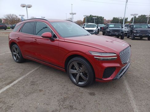 Used 2023 Genesis GV70 2.5T w/ Sport Prestige Package image 3