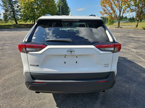 Used 2025 Toyota RAV4 XLE AWD/4WD image 5