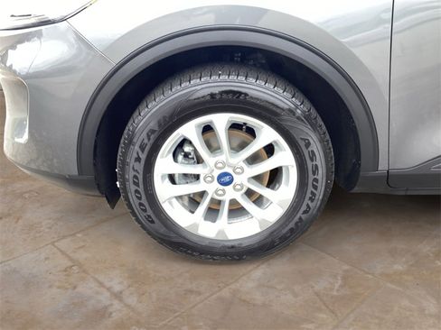 Used 2022 Ford Escape SE image 14