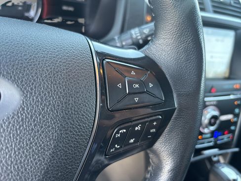 Used 2017 Ford Explorer Limited w/ Equipment Group 301A AWD/4WD image 14
