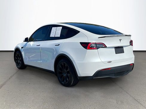 Used 2021 Tesla Model Y Long Range image 5