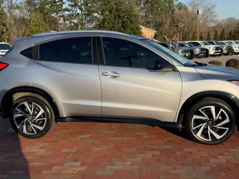 Used 2019 Honda HR-V Sport image 4