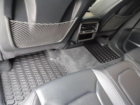 Used 2023 Audi Q8 Prestige w/ Prestige Package image 22