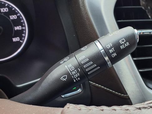 Used 2019 GMC Acadia SLT image 15