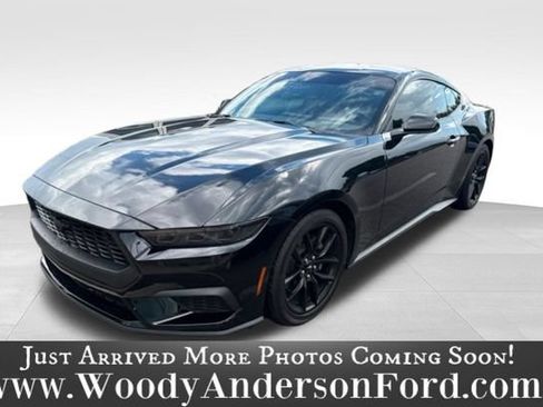 Certified 2025 Ford Mustang Coupe RWD image 1