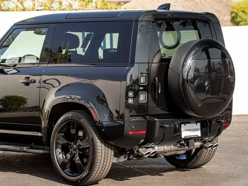 New 2026 Land Rover Defender 90 V8 AWD/4WD image 10