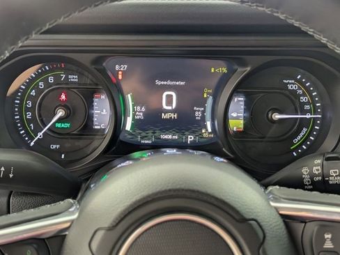 Used 2025 Jeep Wrangler Unlimited Sahara image 16