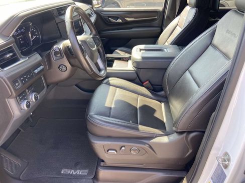 Used 2021 GMC Yukon Denali w/ Denali Premium Package AWD/4WD image 20