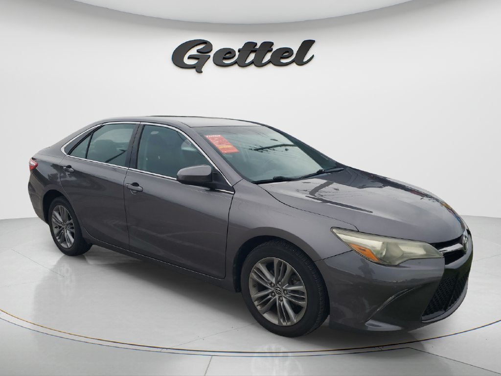 Used 2016 Toyota Camry SE FWD image 2