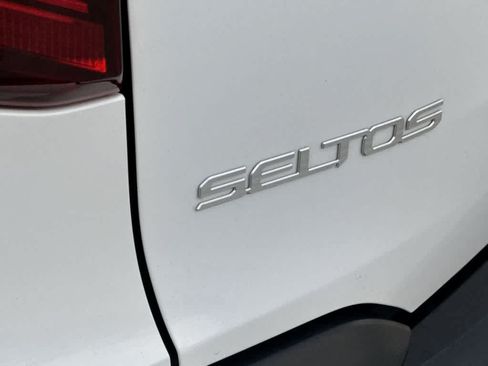 Used 2025 Kia Seltos EX AWD/4WD image 10