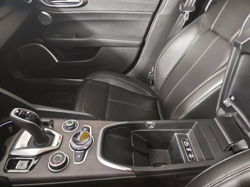 Used 2020 Alfa Romeo Giulia Ti w/ Nero Edizione image 30