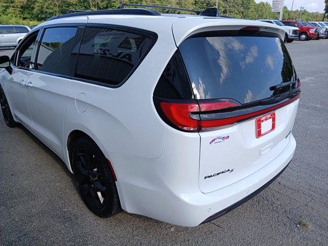 Used 2025 Chrysler Pacifica Limited FWD image 5