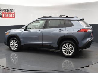Used 2023 Toyota Corolla Cross LE w/ Moonroof Package AWD/4WD video 2