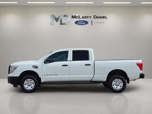 Used 2018 Nissan Titan S w/ GAWR Package AWD/4WD image 3