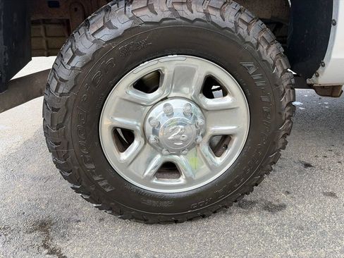 Used 2014 RAM 2500 Tradesman w/ Chrome Appearance Group AWD/4WD image 8