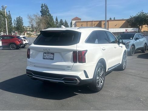 Certified 2023 Kia Sorento EX image 6