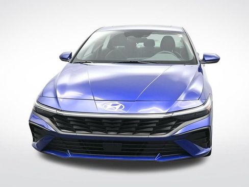 Used 2025 Hyundai Elantra SEL FWD image 2