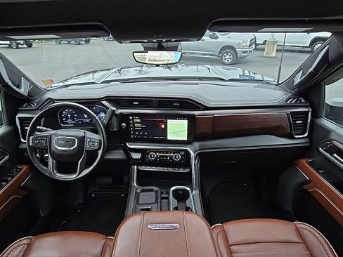 Used 2024 GMC Sierra 3500 Denali Ultimate image 30