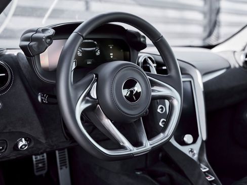 Used 2024 McLaren 750S image 38