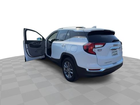 Used 2022 GMC Terrain SLT w/ Tech Package FWD image 7