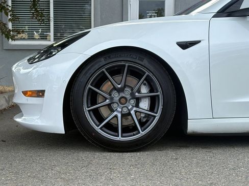 Used 2022 Tesla Model 3 Long Range AWD/4WD image 25