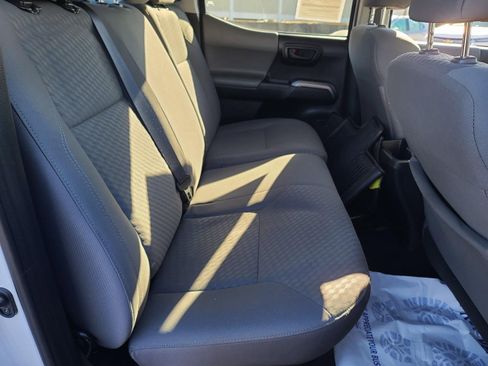 Used 2020 Toyota Tacoma SR5 image 17