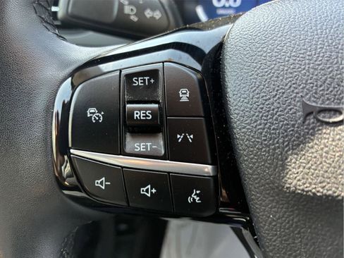Used 2024 Ford Escape Platinum AWD/4WD image 21