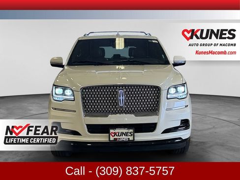 Used 2023 Lincoln Navigator Reserve AWD/4WD image 2