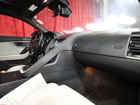 Used 2020 Jaguar F-TYPE Coupe RWD image 23