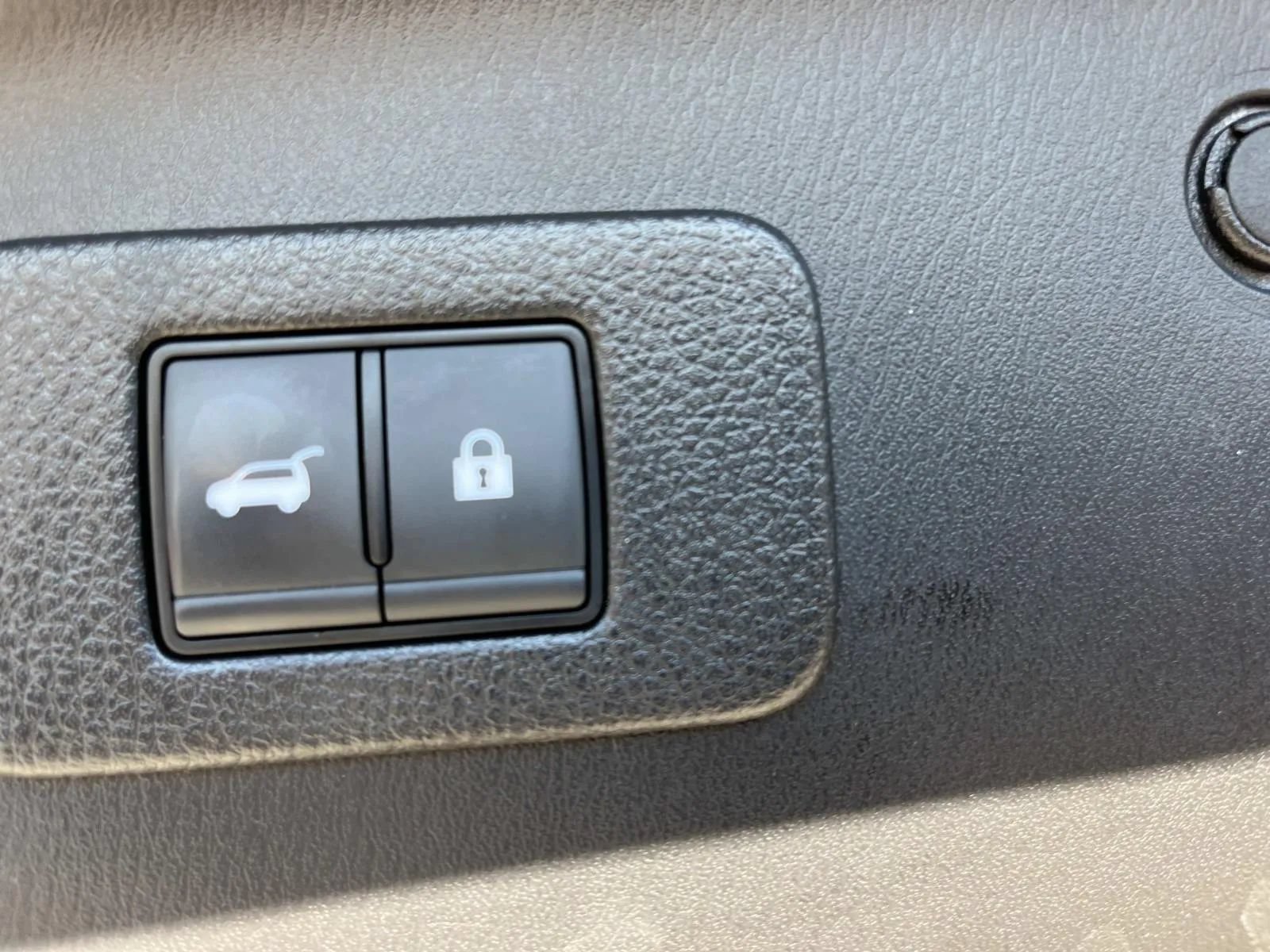 Used 2024 Nissan Armada SL w/ Captain's Chairs Package AWD/4WD image 22