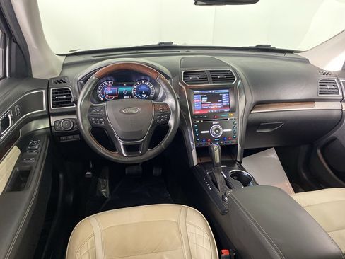 Used 2016 Ford Explorer Platinum image 21