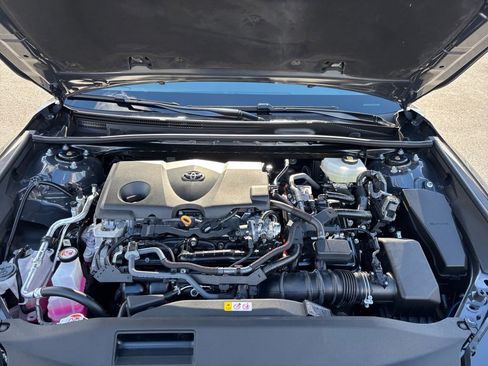 Used 2025 Toyota Camry SE image 30