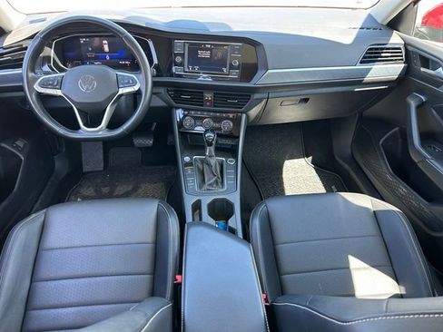 Used 2022 Volkswagen Jetta SE FWD image 31