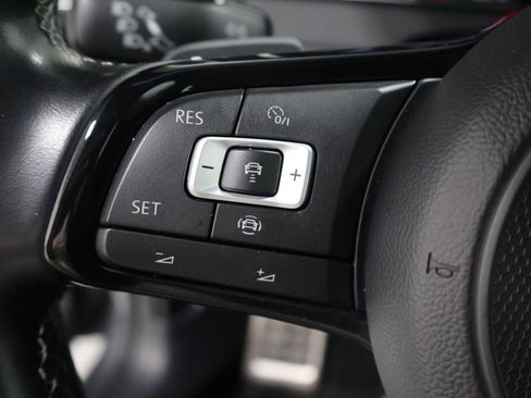 Used 2019 Volkswagen Golf R 4-Door AWD/4WD image 23