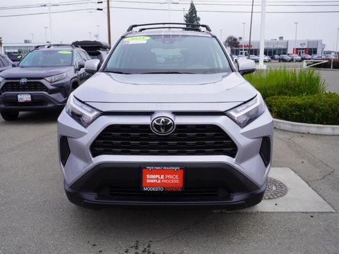 Used 2025 Toyota RAV4 LE image 7