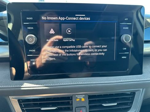 Certified 2025 Volkswagen Taos SE AWD/4WD image 24