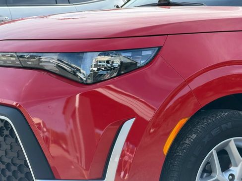 Used 2024 Kia Soul LX w/ Option Group 015 FWD image 10