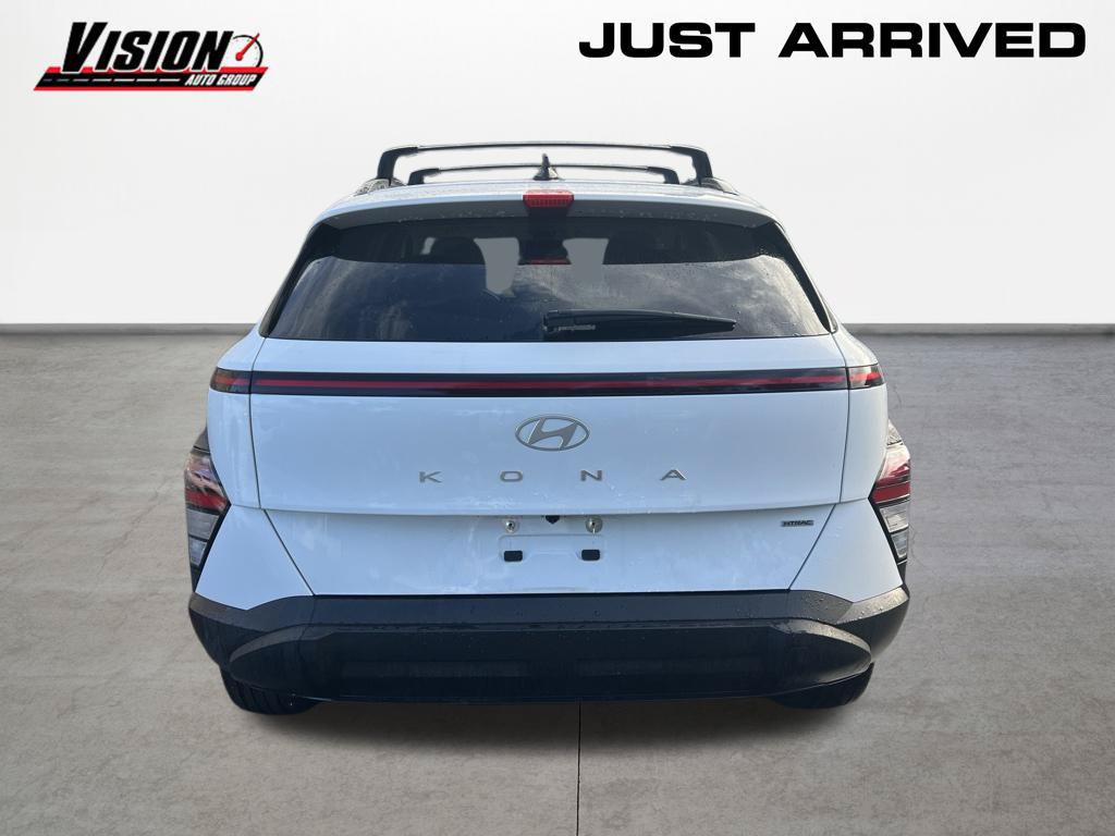 Certified 2025 Hyundai Kona SEL AWD/4WD image 4