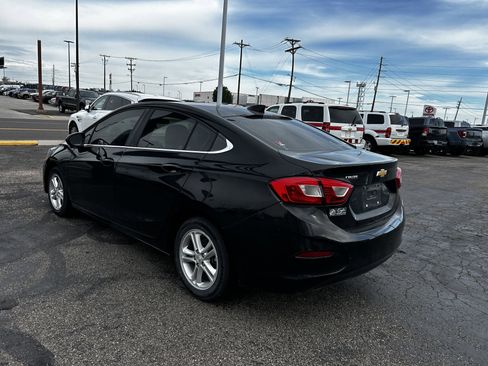 Used 2018 Chevrolet Cruze LT FWD image 3