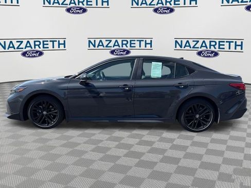 Used 2025 Toyota Camry SE w/ Convenience Package FWD image 4